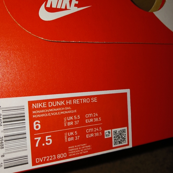Nike Dunks - Picture 2 of 8
